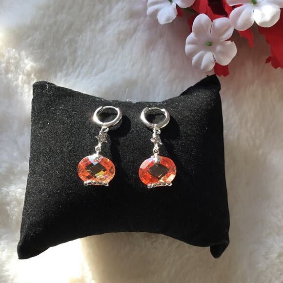 Sunshine Detailed Oval Crystal Hoodie Earrings - Picture 1 of 7